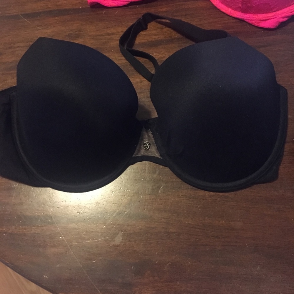 Victoria’s Secret 36dd fabulous bra Demi